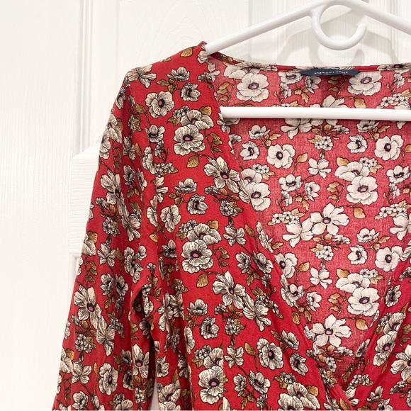 American Eagle Outfitters Floral Wrap Top - Picture 4 of 13